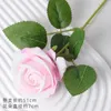 Fiori di seta artificiale Bouquet di rose realistiche a stelo lungo per la decorazione domestica di nozze