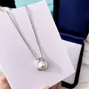 Dameskarakter met diamanten ingelegde lichte luxe designer sieraden Liefdesketting voor dames goud / zilver / roos met volledige set merk als huwelijkskerstcadeau