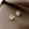 Stud -oorbellen Bee Pearl S925 Zilveren naald eenvoudige kleine retro schattig voor damesmeisjes sieraden