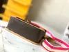 Alte Blumen-Baguette-Tasche aus echtem Leder, kleine quadratische Tasche, breiter Schultergurt, einzelne Schulter-Crossbody-Unterarmtasche, klassische Messenger-Tasche, Einkaufstasche, Designer-Tasche