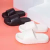 Slippers 2023 mode dames zomer zachte slippers dik platform badkamer home mannen indoor niet-slip anti-slip vrouwelijke wolkenkussen dia's z0317