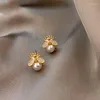 Stud -oorbellen Bee Pearl S925 Zilveren naald eenvoudige kleine retro schattig voor damesmeisjes sieraden
