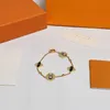 Luxury Classic 4/Four Leaf Flower Charm Bracelets Designer Chain 18K Gold Mother-of-Pearl for Girl Women Wedding Birthday with Gift Bag