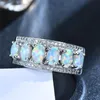 Anneaux de mariage Boho Big White Fire Opal Stone Anneau Vintage Silver Color promet Amour Engagement cardiaque pour les femmes Brit22