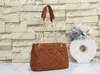 qwertyui879 Top Designe Luxurys Women's Chain Chain Bags Ladies Casual Shoulder Totes Purses Wallets Female Fashion Leather Handbags 031923H