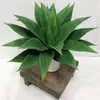 Decoratieve bloemen grote kunstmatige sappige nepbloemsimulatie planten aloë vera palmboom groen bladeren huis buiten tuin decor