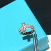 Anelli a fascia di design Donna Love Letter Anello in acciaio al titanio Accessori per gioielli da sposa con diamanti 18 carati
