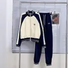 Pantaloni a due pezzi da donna Primavera New Girls Suit Primavera Top Pantaloni Big Kids Cappotto a righe coreano Pantaloni lunghi Set Abbigliamento sportivo Y056