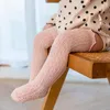 Calcetines de verano para bebés, bonitos, con volantes, hasta la rodilla, para niños y niñas, ahuecados, finos, suaves, de malla de algodón, calcetín de suelo largo de princesa