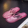 Terlik Flip Flop Kadın Terlik Jöle Ayakkabı Şeker Renkleri Şeffaf Slaytlar Kadın Moda Sıkışmış Flat Plajda Kadın Ayakkabı 2023 Z0317