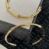 Pulseiras de punho com marca de grife femininas pulseira de bambu com letras de grife joias de luxo banhadas a ouro 18 quilates pulseiras de casamento em aço inoxidável