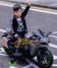 2023 Kinderwagen Motorfiets Boys and Girls Oplaadbare tweewielige motorfiets 3-6-8 jaar oude speelgoedauto kan mensen met lichte muziek scooter verjaardagscadeaus zitten