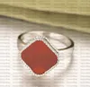 Vintage Classic Solitaire Ring 4/Four Leaf Clover Ring Moeder van Pearl 18K Gold Ploated Ring Ladies and Girls Valentijnsdag Hoogwaardige sieraden Gift