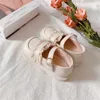 Spor ayakkabılar prenses deri ayakkabılar rahat bebek siyah beyaz kızlar moda marka kore tarzı tatlı dantel 230317
