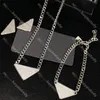 Orecchini classici a catena spessa Bracciale triangolare con diamanti Collana triangolare di design Set di gioielli con scatola per anniversario