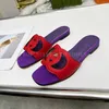 Leder-Slipper-Verglühungen Ausgeschnittene Folien Designer Sandalen Frauen Wildleder Flat Pantoffeln Italien ausgehöhlten Kleidungsschuhe