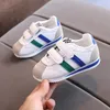 Sneakers Chaussures de tennis pour tout-petit automne léger bébé fille designer enfants doux pour garçons E08174 230317