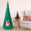Кровати для кошек Товары для домашних животных Рождественский зеленый фетровый коврик-гнездо Милая праздничная атмосфера Меховой шар Дом на дереве