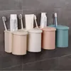 Ensemble d'accessoires de bain 1PC porte-brosse à dents à adsorption magnétique tasse inversée montage mural fournitures de douche dentifrice support de rangement outils de salle de bain
