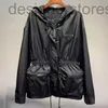 女性用女性用ジャケットデザイナーファッションジャケット高品質のポリアミド長袖フーディーコートレディーアウトウェアUIRX PY96