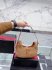 Borsa da ascella in lana di agnello moda borsa di lusso borsa a tracolla di design borsa a tracolla borsa fibbia in metallo 4 colori 25 * 16 cm