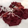 röda ruffle panties