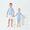 Completi di abbigliamento 2023 Vestito da neonata Fratello Sorella Vestiti coordinati Set Bambini Abito lavorato a maglia Top Pantaloncini Ragazze Ragazzo che lavora a maglia 230317