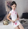 Vêtements ethniques filles fleur brodée Cheongsam vêtements d'été enfants plus âgés Qipao robe de performance délicate Style chinois blanc