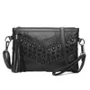 Sacs de soirée rétro Rivet enveloppe épaule pour femmes petit sac de messager en cuir PU pochette pour femme noir Bolsos Mujer sac à main