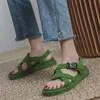 Sandali estivi alla moda di marca verde casual da corsa 2023 appartamenti sportivi piattaforma da trekking Mujer Zapatos Designer Beach scarpe da donna sandali