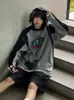 女性のTシャツQWeek Streetwear 90S Long Sleeve T Shirt Women Vintage Harajuku Grey Pulloverスウェットシャツ大型レトロパッチワークプリントティー230317