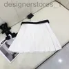 Jupes designer femmes jupes courtes fille jupe plissée mode correspondant triangle inversé décoration été robe maigre UYYY ALB4