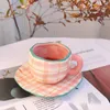 Tazze Creative Retro Tulip Plaid Tazza da caffè Piattino Set da latte Colazione Coreana Tè pomeridiano Tazze