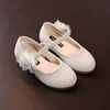 Scarpe da ginnastica Baywell Scarpe da bambina per bambini Design con fiori di perle Principessa per bambini Scarpe piatte per feste e matrimoni 230317