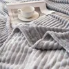 Coperte Abbracciare la coperta è adatta per divani Letti-coperte Morbide e morbide Leggere Morbide e soffici Coperte di peluche decorazioni per la casa 230320