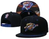 Dames heren Snapbacks Getailleerde hoeden All team Logo Borduurwerk Voetbalbot Baskball Katoenen letterbal Mesh flex Mutsen Platte hoed Hiphop Sport Outdoor Snapback maat cap