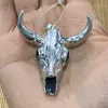Ciondoli Ciondolo di gioielli di moda in resina a forma di testa di toro animale utilizzato per realizzare accessori per braccialetti di collane fai-da-te Dimensioni 46x46mm