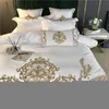 Ensembles de literie Blanc De Luxe Européen Royal Or Broderie 60S Satin Et Coton Ensemble Housse De Couette Drap De Lit Ou Taies D'oreiller Ajustées 230321