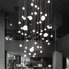 Lampy wiszące dupleks schody dużego żyrandola szklane szklane salon budynek długą spiralną nowoczesną minimalistyczną willę kreatywność
