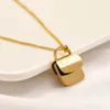 Non sbiadiscono mai 18 carati placcato oro di lusso designer di marca pendenti collane borsa in acciaio inossidabile lettera girocollo collana con pendente catena Jew3142