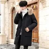 Giubbotto da uomo di media lunghezza 2023 piumino bianco anatra ispessita casual coreano con cappuccio collo di pelliccia di cane di procione cappotto per uomo