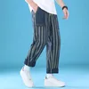 Jeans pour hommes été ample imprimé pantalon large avec de grandes poches mode décontracté jambe droite grande taille couture pantalon en denim rayé