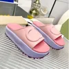 Thick soled slippers Designer sandal New style Slippers Sandal Sliders Macaron thick bottom non-slip soft bottom fashion G house slipper women wear beach flip-flops