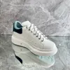 2023mens modedesigner casual sneakers dubbelskor träningskor mode sneaker panel skor plattform snörning ut tryckt plattformar skor