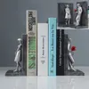 Objetos decorativos Figuras Titular dos Livros Banksy Sculpture Home Decoration Bookshelf Decor Room Library Office Display 230321