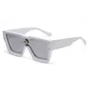 2022 Printemps Nouvelles lunettes de soleil de designer Lunettes de soleil carrées de luxe de haute qualité Porter des lunettes de mode de célébrité en ligne confortables Modèle