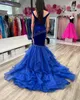 Off-shoulder sammet prom klänning 2k23 ruffles asymmetrisk organza kjol sjöjungfru lady girl pageant klänning formell fest bröllop gäst röd capet runway svartband gala hoco