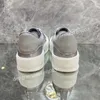 2023new zapatos casuales de mujer zapatos de plataforma para mujer blancos y negros zapatos de moda de cuero de goma para caminar zapatos casuales de moda al aire libre zapatos deportivos