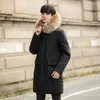Giubbotto da uomo di media lunghezza 2023 piumino bianco anatra ispessita casual coreano con cappuccio collo di pelliccia di cane di procione cappotto per uomo
