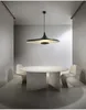 Italiensk oregelbunden matsal hänge ljus dansk designer post modern minimalistisk klädbutik kreativ konst showroom luftskepp ljuskrona l.60 cm x W.30cm